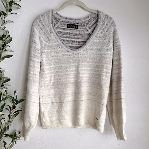 Abercrombie & Fitch Sweaters - Abercrombie & Fitch, soft sweater, size small, excellent used condition Bin x